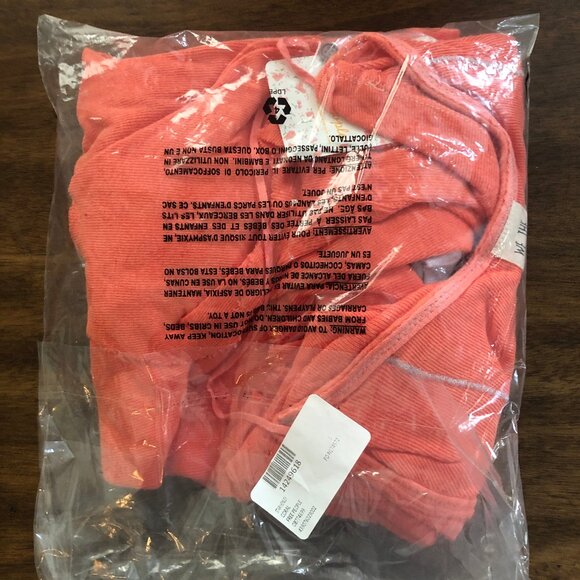 Free People We the Free Star Henley Top Coral Small NWT - Picture 6 of 6
